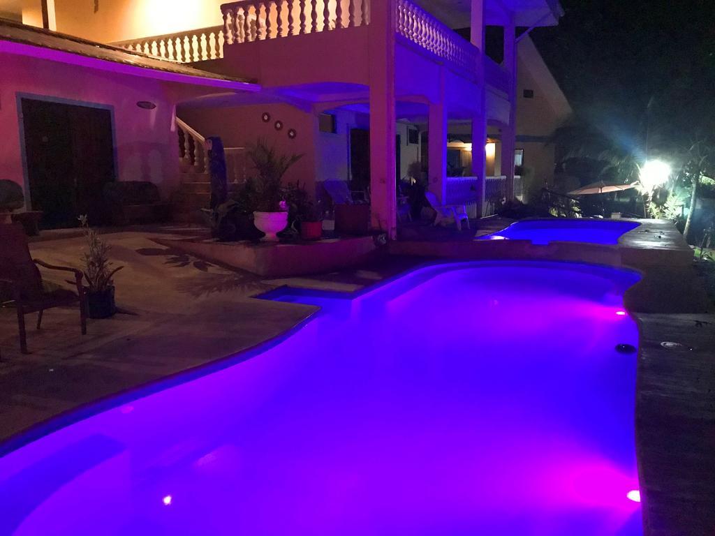 Hotel Beachfront Vista Hermosa ハコ エクステリア 写真